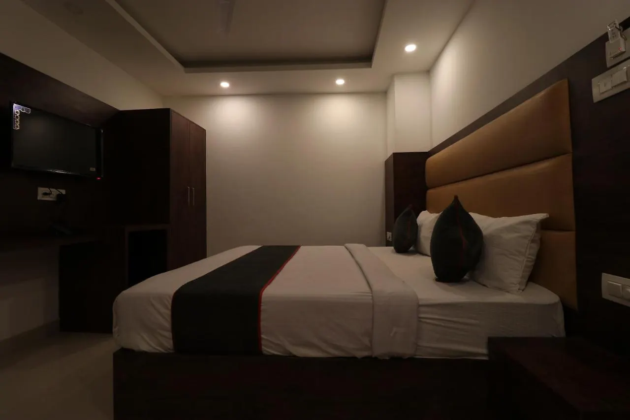 Hotel Tark Inn Near Igi Airport New Delhi 3*,